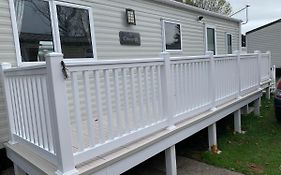 New 2 Bed Holiday Home With Decking In Rockley Park Dorset Near The Sea